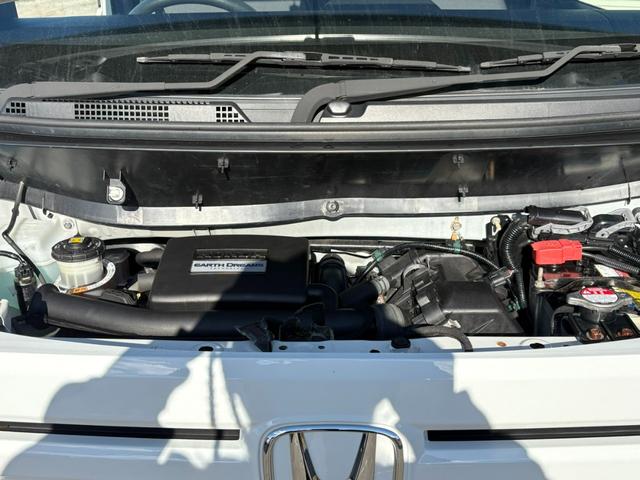 Ｎ－ＶＡＮ Ｇ・ホンダセンシング　ＣＶＴ　４ＷＤ　衝突軽減ブレーキ　横滑り防止　社外ナビ　Ｂｌｕｅｔｏｏｔｈ接続　ラジオ　オートエアコン　前席パワーウィンドウ　純正キーレス（16枚目）