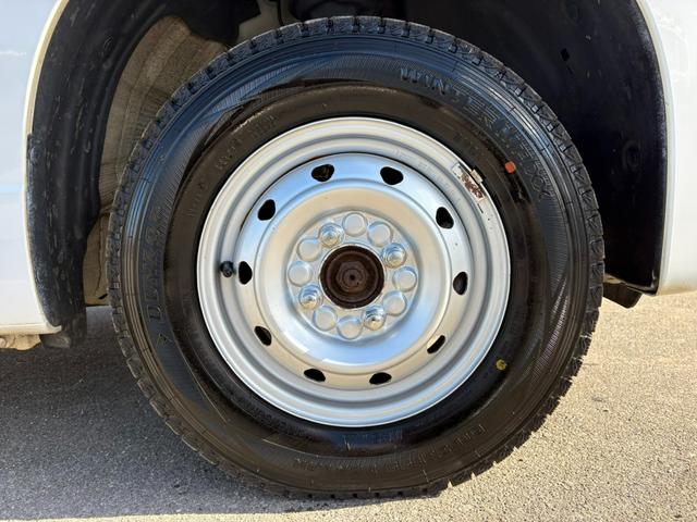 Ｎ－ＶＡＮ Ｇ・ホンダセンシング　ＣＶＴ　４ＷＤ　衝突軽減ブレーキ　横滑り防止　社外ナビ　Ｂｌｕｅｔｏｏｔｈ接続　ラジオ　オートエアコン　前席パワーウィンドウ　純正キーレス（17枚目）