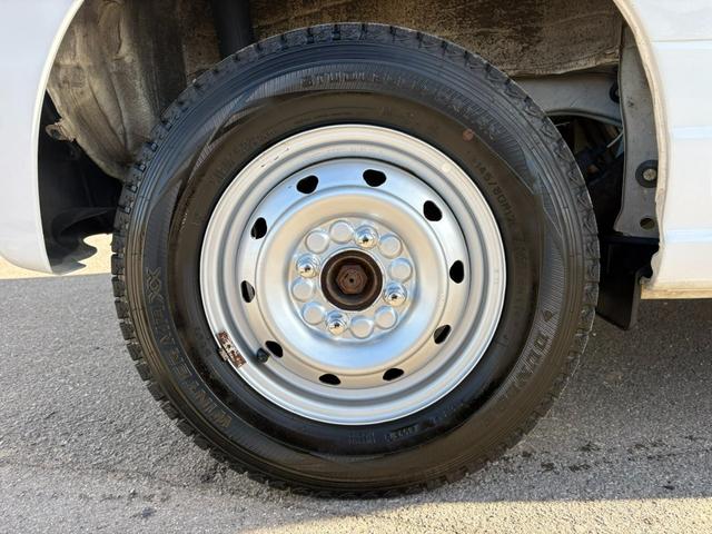 Ｎ－ＶＡＮ Ｇ・ホンダセンシング　ＣＶＴ　４ＷＤ　衝突軽減ブレーキ　横滑り防止　社外ナビ　Ｂｌｕｅｔｏｏｔｈ接続　ラジオ　オートエアコン　前席パワーウィンドウ　純正キーレス（18枚目）