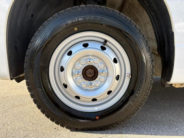 Ｎ－ＶＡＮ Ｇ・ホンダセンシング　ＣＶＴ　４ＷＤ　衝突軽減ブレーキ　横滑り防止　社外ナビ　Ｂｌｕｅｔｏｏｔｈ接続　ラジオ　オートエアコン　前席パワーウィンドウ　純正キーレス（20枚目）