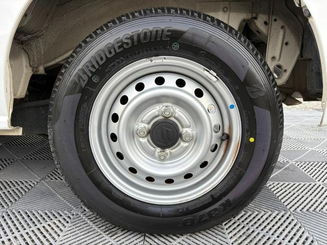 エブリイ ＰＣ　４ＡＴ　衝突軽減ブレーキ　横滑り防止　パーキングアシスト　社外ナビ　ラジオ　ＡＵＸ　マニュアルエアコン　前席パワーウィンドウ　純正キーレス（15枚目）