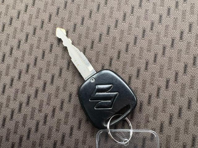 エブリイ ＰＣ　４ＡＴ　衝突軽減ブレーキ　横滑り防止　パーキングアシスト　社外ナビ　ラジオ　ＡＵＸ　マニュアルエアコン　前席パワーウィンドウ　純正キーレス（40枚目）