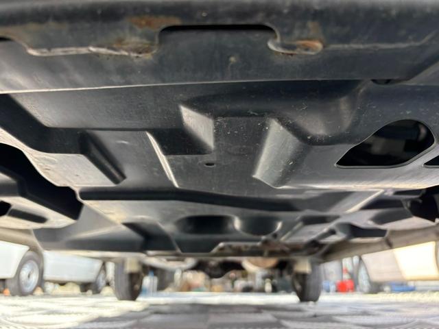 エブリイ ＰＡ　５ＡＧＳ車　２ｎｄ発進　社外ナビ　Ｂｌｕｅｔｏｏｔｈ接続　ラジオ　ＥＴＣ　ドライブレコーダー　マニュアルエアコン　キー（18枚目）