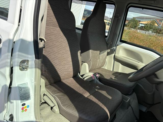 エブリイ ＰＡ　５ＡＧＳ車　２ｎｄ発進　社外ナビ　Ｂｌｕｅｔｏｏｔｈ接続　ラジオ　ＥＴＣ　ドライブレコーダー　マニュアルエアコン　キー（23枚目）