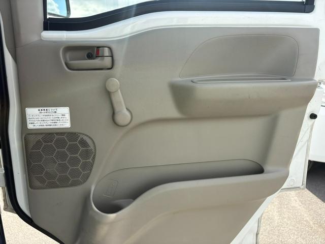 エブリイ ＰＡ　５ＡＧＳ車　２ｎｄ発進　社外ナビ　Ｂｌｕｅｔｏｏｔｈ接続　ラジオ　ＥＴＣ　ドライブレコーダー　マニュアルエアコン　キー（39枚目）