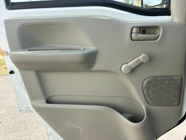 エブリイ ＰＡ　５ＡＧＳ車　２ｎｄ発進　社外ナビ　Ｂｌｕｅｔｏｏｔｈ接続　ラジオ　ＥＴＣ　ドライブレコーダー　マニュアルエアコン　キー（40枚目）