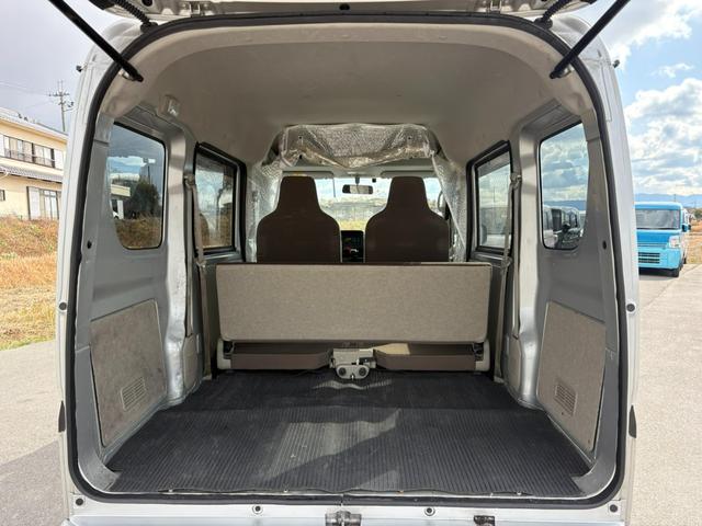 �y�g�����N�z���[�X�y�[�X���\���ɂ������܂��B�Q��ڂ�|���ăS���t�o�b�N�Ⓑ�ڕ���ςݍ��ނȂǎg�����͗l�X�B����E���W���[�Ɗ��􂢂����܂��B