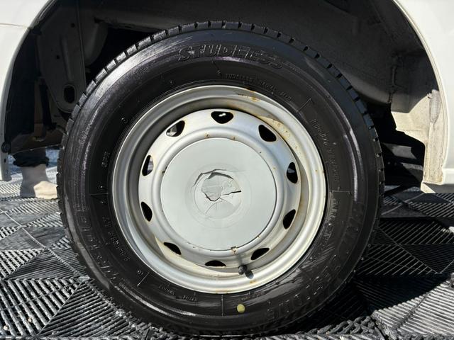 エブリイ ＰＣ　３ＡＴ　４ＷＤ　純正ラジオ　マニュアルエアコン　前席パワーウィンドウ　純正キーレス（16枚目）