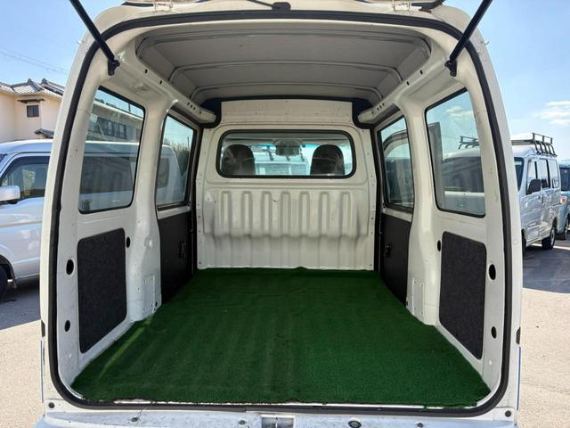 ハイゼットカーゴ 　セパレート２シータＳＡＩＩＩ　４ＡＴ　衝突軽減ブレーキ　横滑り防止　アイドリングストップ　ＥＴＣ　純正ラジオ　マニュアルエアコン　キー（28枚目）