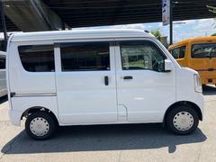 【仕入れプロが拘り抜いた車両】当店の展示車両はメーターの改ざん、修復歴の不当表示は一切ございません。安心してお買い求めください。ＫＳ−ＳＥＬＥＣＴＩＯＮ　泉北店　０７２−３４９−７１２４ 5