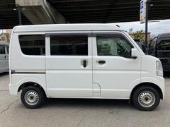 【仕入れプロが拘り抜いた車両】当店の展示車両はメーターの改ざん、修復歴の不当表示は一切ございません。安心してお買い求めください。ＫＳ−ＳＥＬＥＣＴＩＯＮ　堺店　０７２−２９４−６８６１ 5