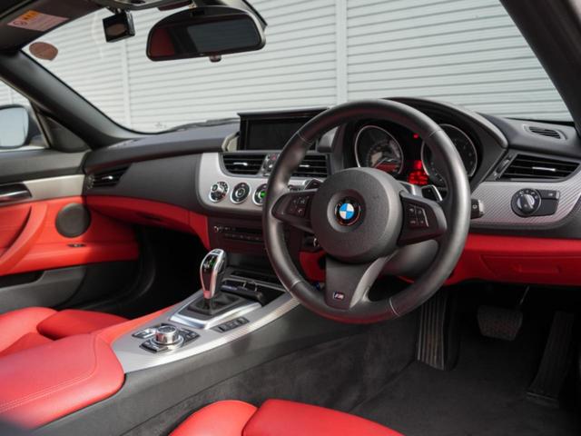 Ｚ４ ｓＤｒｉｖｅ２０ｉ　Ｍスポーツ　後期Ｍスポーツ・サファイアブラック・４７５・レッドレザーインテリア・パワーシート・シートヒーター・パドルシフト・Ｂｌｕｅｔｏｏｔｈオーディオ・バックカメラ・ドラレコ・ＥＴＣ・記録簿（3枚目）