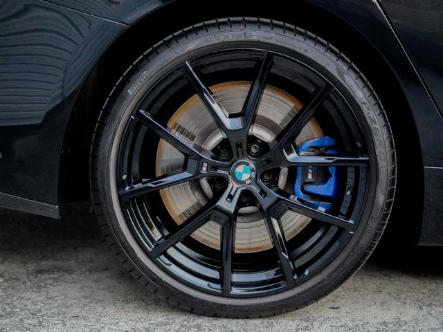 ８シリーズ Ｍ８５０ｉ　ｘＤｒｉｖｅ　グランクーペ　Ｍパフォーマンス／ブラックカスタム／２０インチＡＷ／コニャックレザー／シートヒーター・クーラー／ＨＵＤ／Ｍブレーキ／サンルーフ／アクティブクルーズコントロール／アンビエントライト／無線カープレイ（6枚目）