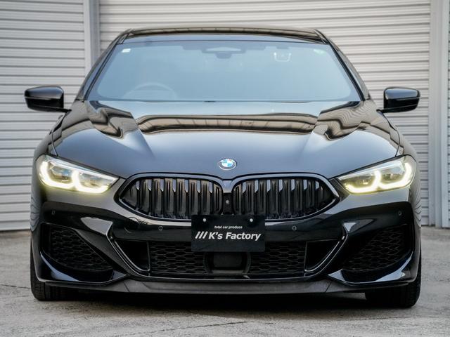 ８シリーズ Ｍ８５０ｉ　ｘＤｒｉｖｅ　グランクーペ　Ｍパフォーマンス／ブラックカスタム／２０インチＡＷ／コニャックレザー／シートヒーター・クーラー／ＨＵＤ／Ｍブレーキ／サンルーフ／アクティブクルーズコントロール／アンビエントライト／無線カープレイ（10枚目）