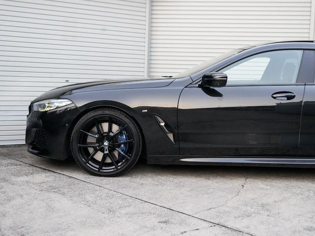 ８シリーズ Ｍ８５０ｉ　ｘＤｒｉｖｅ　グランクーペ　Ｍパフォーマンス／ブラックカスタム／２０インチＡＷ／コニャックレザー／シートヒーター・クーラー／ＨＵＤ／Ｍブレーキ／サンルーフ／アクティブクルーズコントロール／アンビエントライト／無線カープレイ（13枚目）