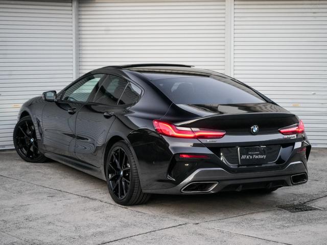 ８シリーズ Ｍ８５０ｉ　ｘＤｒｉｖｅ　グランクーペ　Ｍパフォーマンス／ブラックカスタム／２０インチＡＷ／コニャックレザー／シートヒーター・クーラー／ＨＵＤ／Ｍブレーキ／サンルーフ／アクティブクルーズコントロール／アンビエントライト／無線カープレイ（15枚目）