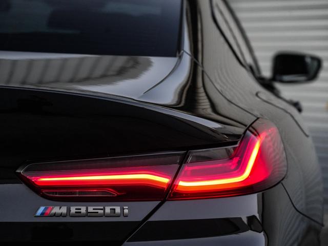 ８シリーズ Ｍ８５０ｉ　ｘＤｒｉｖｅ　グランクーペ　Ｍパフォーマンス／ブラックカスタム／２０インチＡＷ／コニャックレザー／シートヒーター・クーラー／ＨＵＤ／Ｍブレーキ／サンルーフ／アクティブクルーズコントロール／アンビエントライト／無線カープレイ（19枚目）