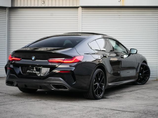 ８シリーズ Ｍ８５０ｉ　ｘＤｒｉｖｅ　グランクーペ　Ｍパフォーマンス／ブラックカスタム／２０インチＡＷ／コニャックレザー／シートヒーター・クーラー／ＨＵＤ／Ｍブレーキ／サンルーフ／アクティブクルーズコントロール／アンビエントライト／無線カープレイ（21枚目）