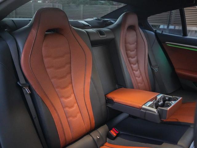 ８シリーズ Ｍ８５０ｉ　ｘＤｒｉｖｅ　グランクーペ　Ｍパフォーマンス／ブラックカスタム／２０インチＡＷ／コニャックレザー／シートヒーター・クーラー／ＨＵＤ／Ｍブレーキ／サンルーフ／アクティブクルーズコントロール／アンビエントライト／無線カープレイ（32枚目）