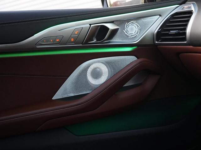 ８シリーズ Ｍ８５０ｉ　ｘＤｒｉｖｅ　グランクーペ　Ｍパフォーマンス／ブラックカスタム／２０インチＡＷ／コニャックレザー／シートヒーター・クーラー／ＨＵＤ／Ｍブレーキ／サンルーフ／アクティブクルーズコントロール／アンビエントライト／無線カープレイ（52枚目）