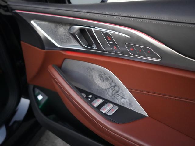 ８シリーズ Ｍ８５０ｉ　ｘＤｒｉｖｅ　グランクーペ　Ｍパフォーマンス／ブラックカスタム／２０インチＡＷ／コニャックレザー／シートヒーター・クーラー／ＨＵＤ／Ｍブレーキ／サンルーフ／アクティブクルーズコントロール／アンビエントライト／無線カープレイ（53枚目）