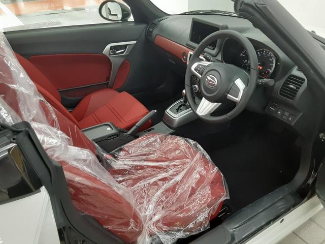 コペン セロ 届出済み未使用車 保証継承付 レッド内装インテリア オプション切削16インチアルミ リヤソナー 電動オープン シートヒーター LEDヘッドライト ステアリングスイッチ スマートキー(12枚目)