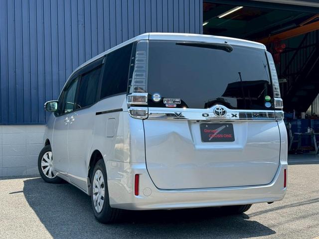 ヴォクシー X ☆☆2.0X 8人☆☆★HID★バックカメラ★3列シート★エアコン★パワーステアリング★パワーウインドウ★運転席エアバック★ABS★(57枚目)