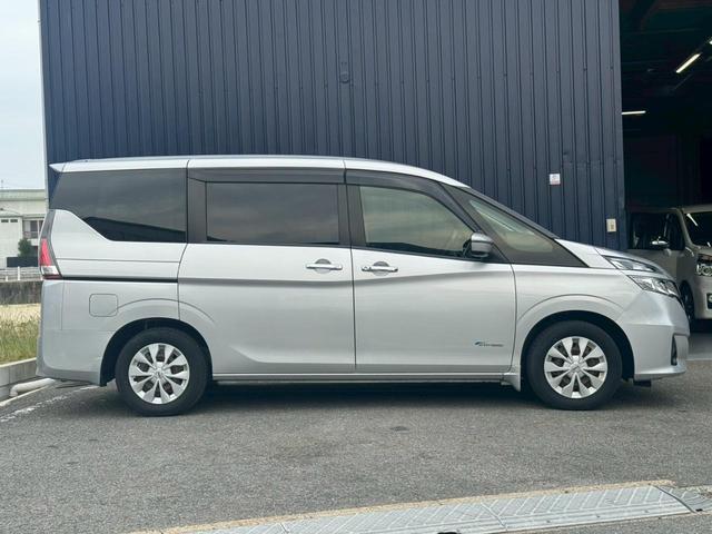 セレナ X Vセレクション ★2.0 X Vセレクション★バックカメラ★スマートキー★パワーステアリング★パワーウインドウ★盗難防止システム★衝突被害システム★アイドリングストップ★三列シート★ナビ★運転席助手席エアバック★(55枚目)