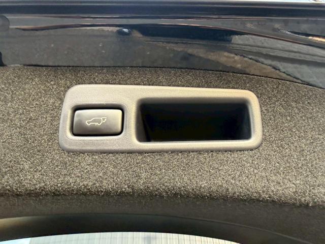 ハリアー プログレス　★トヨタセーフティセンス★パノラマルーフ★メーカーナビ★ＪＢＬ★パワーバックドア★ＬＥＤヘッドライト★ハーフレザーシート★ＥＴＣ★クリアランスソナー★パワーシート★オートパーキング★ブレーキホールド★（43枚目）