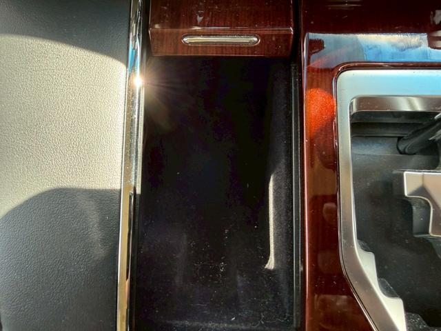 ヴェルファイア 2.5V 両側パワースライドドア 外品20インチアルミホイール ブレーキホールド オートエアコン リアエアコン ナビNSZT-Y64T パワーウインドウ バックカメラ ウインカーミラー LEDテール ETC(27枚目)