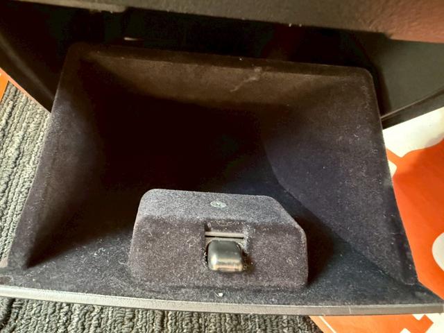 ヴェルファイア 2.5V 両側パワースライドドア 外品20インチアルミホイール ブレーキホールド オートエアコン リアエアコン ナビNSZT-Y64T パワーウインドウ バックカメラ ウインカーミラー LEDテール ETC(33枚目)