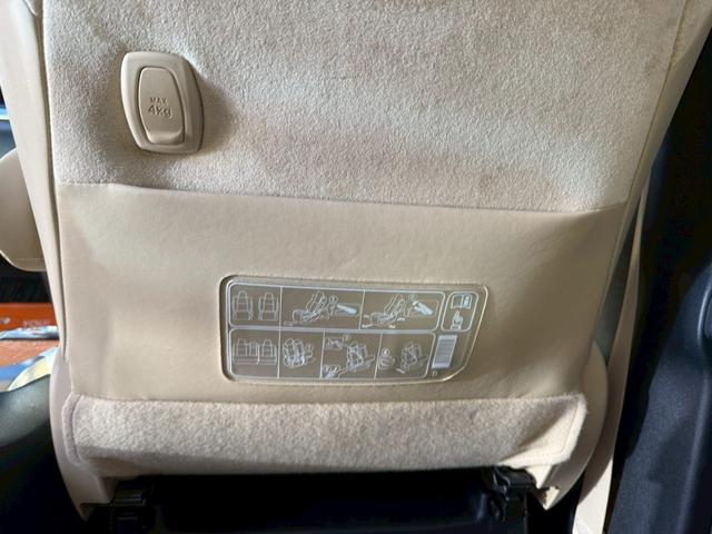 ヴェルファイア 2.5V 両側パワースライドドア 外品20インチアルミホイール ブレーキホールド オートエアコン リアエアコン ナビNSZT-Y64T パワーウインドウ バックカメラ ウインカーミラー LEDテール ETC(35枚目)