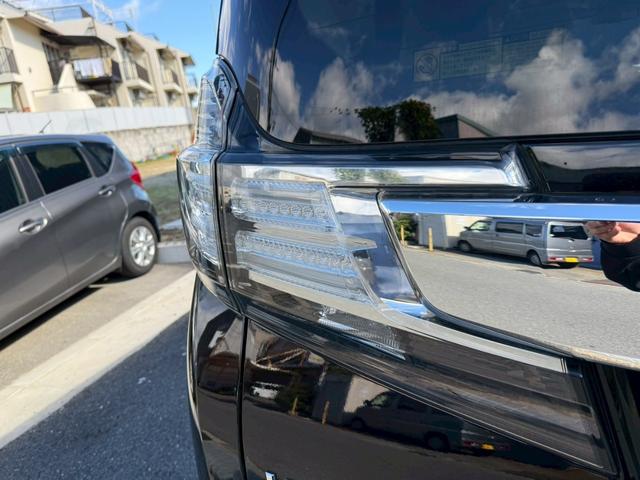 ヴェルファイア 2.5V 両側パワースライドドア 外品20インチアルミホイール ブレーキホールド オートエアコン リアエアコン ナビNSZT-Y64T パワーウインドウ バックカメラ ウインカーミラー LEDテール ETC(55枚目)