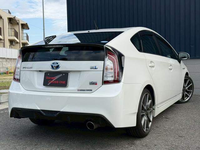 プリウス 　ＳＧ’ｓ★全席パワーウインドウ★純正１８インチホイール★ステアリングスイッチ★ＥＴＣ★地デジＴＶ★カーボン調パネル★前後ドライブレコーダー★レーダー探知機★ウインカーミラー★ＬＥＤテール★（2枚目）