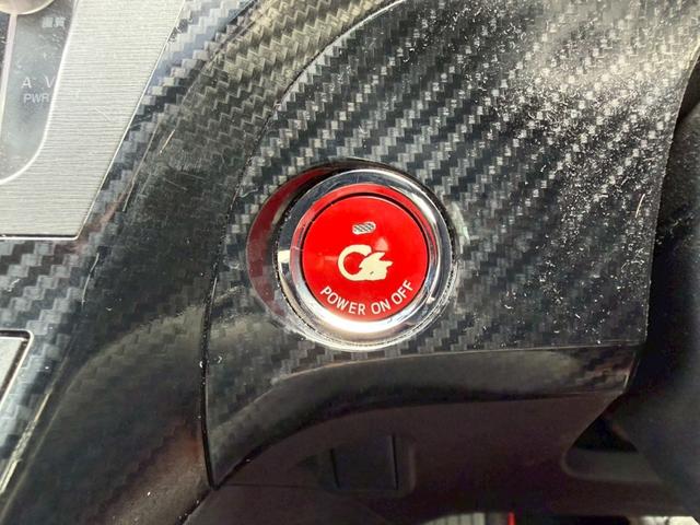 プリウス 　ＳＧ’ｓ★全席パワーウインドウ★純正１８インチホイール★ステアリングスイッチ★ＥＴＣ★地デジＴＶ★カーボン調パネル★前後ドライブレコーダー★レーダー探知機★ウインカーミラー★ＬＥＤテール★（15枚目）