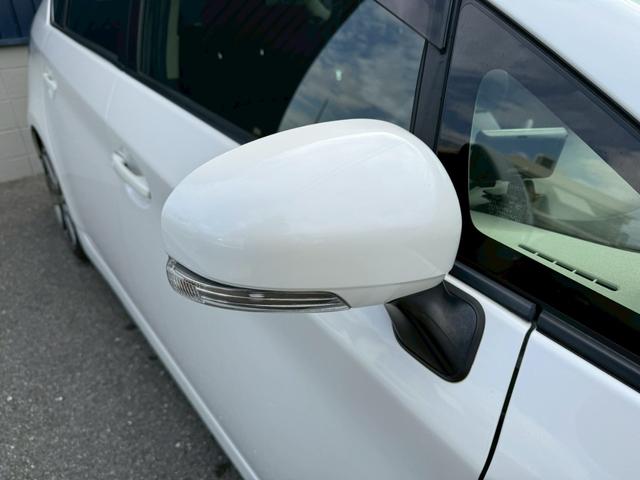 プリウス 　ＳＧ’ｓ★全席パワーウインドウ★純正１８インチホイール★ステアリングスイッチ★ＥＴＣ★地デジＴＶ★カーボン調パネル★前後ドライブレコーダー★レーダー探知機★ウインカーミラー★ＬＥＤテール★（39枚目）