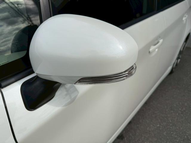 プリウス 　ＳＧ’ｓ★全席パワーウインドウ★純正１８インチホイール★ステアリングスイッチ★ＥＴＣ★地デジＴＶ★カーボン調パネル★前後ドライブレコーダー★レーダー探知機★ウインカーミラー★ＬＥＤテール★（40枚目）