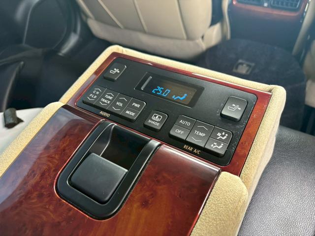 クラウンマジェスタ Fバージョン ★マジェスタFバージョン★シートメモリー★オートハイビーム★電動格納ミラースマートキー★プッシュスタート★バックカメラ★ETC★レーダー探知機★LEDルームランプ★ドライブレコーダー★(22枚目)