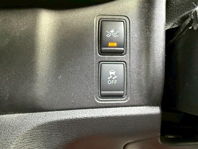 セレナ 　ハイウェイスター　Ｖ★カロッツェリアナビ★バックカメラ★全方位カメラ★衝突軽減装置★ＥＴＣ★両側パワースライドドア★オートライト★ステアリングスイッチ★フリップダウンモニター★デジタルインナーミラー★（17枚目）