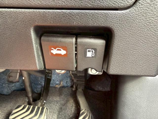 セレナ 　ハイウェイスター　Ｖ★カロッツェリアナビ★バックカメラ★全方位カメラ★衝突軽減装置★ＥＴＣ★両側パワースライドドア★オートライト★ステアリングスイッチ★フリップダウンモニター★デジタルインナーミラー★（21枚目）