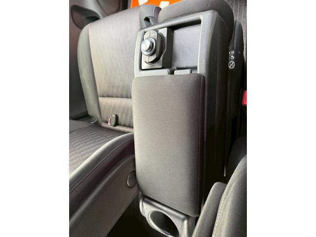 セレナ 　ハイウェイスター　Ｖ★カロッツェリアナビ★バックカメラ★全方位カメラ★衝突軽減装置★ＥＴＣ★両側パワースライドドア★オートライト★ステアリングスイッチ★フリップダウンモニター★デジタルインナーミラー★（27枚目）