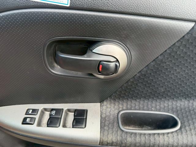 ノート 　★日産ノートＳ　Ｖパッケージ★ナビ★オーディオ★ＡＭ★ＦＭ★ＤＶＤ★バックカメラ★ＥＴＣ★電動格納ミラー★光軸ダイアル★フロアマット★ドアバイザー★ＵＳＢチャージャー★ドリンクフォルダー★（15枚目）