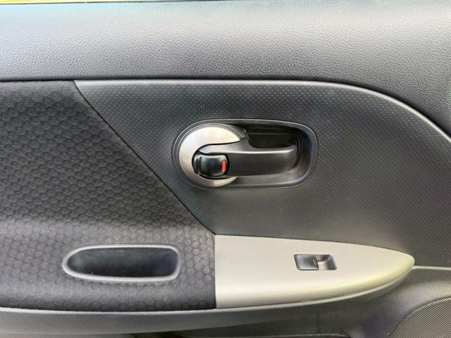 ノート 　★日産ノートＳ　Ｖパッケージ★ナビ★オーディオ★ＡＭ★ＦＭ★ＤＶＤ★バックカメラ★ＥＴＣ★電動格納ミラー★光軸ダイアル★フロアマット★ドアバイザー★ＵＳＢチャージャー★ドリンクフォルダー★（16枚目）