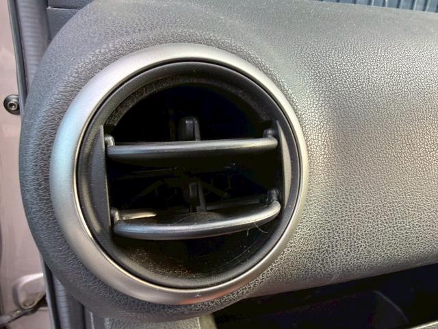 ノート 　★日産ノートＳ　Ｖパッケージ★ナビ★オーディオ★ＡＭ★ＦＭ★ＤＶＤ★バックカメラ★ＥＴＣ★電動格納ミラー★光軸ダイアル★フロアマット★ドアバイザー★ＵＳＢチャージャー★ドリンクフォルダー★（22枚目）