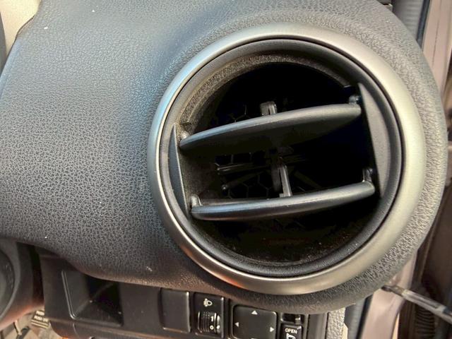 ノート 　★日産ノートＳ　Ｖパッケージ★ナビ★オーディオ★ＡＭ★ＦＭ★ＤＶＤ★バックカメラ★ＥＴＣ★電動格納ミラー★光軸ダイアル★フロアマット★ドアバイザー★ＵＳＢチャージャー★ドリンクフォルダー★（23枚目）