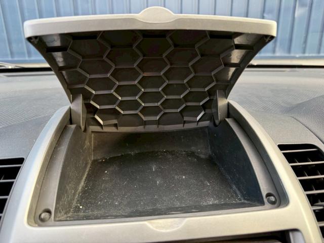 ノート 　★日産ノートＳ　Ｖパッケージ★ナビ★オーディオ★ＡＭ★ＦＭ★ＤＶＤ★バックカメラ★ＥＴＣ★電動格納ミラー★光軸ダイアル★フロアマット★ドアバイザー★ＵＳＢチャージャー★ドリンクフォルダー★（28枚目）