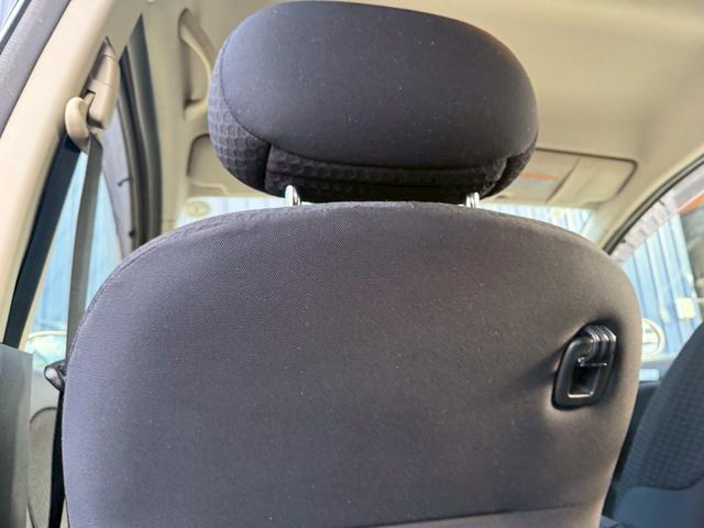 ノート 　★日産ノートＳ　Ｖパッケージ★ナビ★オーディオ★ＡＭ★ＦＭ★ＤＶＤ★バックカメラ★ＥＴＣ★電動格納ミラー★光軸ダイアル★フロアマット★ドアバイザー★ＵＳＢチャージャー★ドリンクフォルダー★（29枚目）