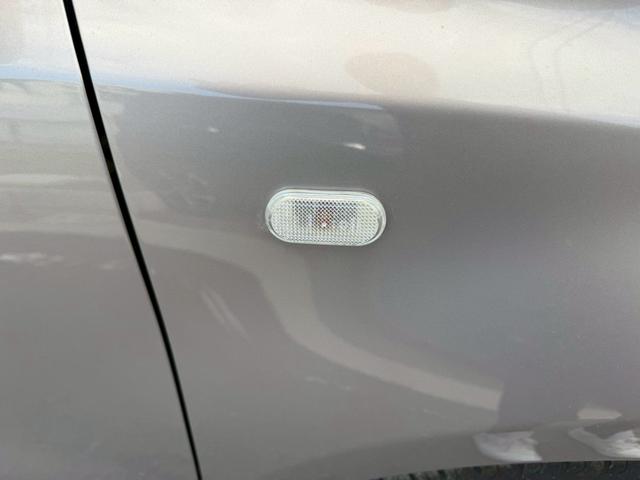 ノート 　★日産ノートＳ　Ｖパッケージ★ナビ★オーディオ★ＡＭ★ＦＭ★ＤＶＤ★バックカメラ★ＥＴＣ★電動格納ミラー★光軸ダイアル★フロアマット★ドアバイザー★ＵＳＢチャージャー★ドリンクフォルダー★（37枚目）