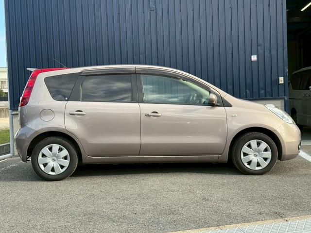 ノート 　★日産ノートＳ　Ｖパッケージ★ナビ★オーディオ★ＡＭ★ＦＭ★ＤＶＤ★バックカメラ★ＥＴＣ★電動格納ミラー★光軸ダイアル★フロアマット★ドアバイザー★ＵＳＢチャージャー★ドリンクフォルダー★（63枚目）