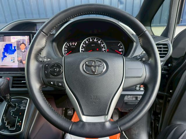 ヴォクシー 　２．０ＺＳ煌　７人乗★アルパイン１０インチナビ★地デジＴＶ★両側パワースライドドア★アイドリングストップ★プッシュスタート★ＥＴＣ★１８インチ社外ホイール★シートカバー★スマートキー★バックカメラ★（9枚目）